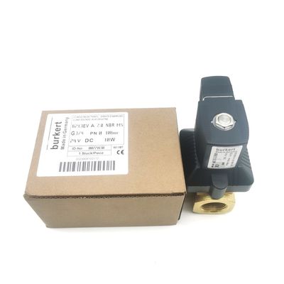 00125370 Magnetventil burkert 6014 C Direktwirkende Unterplattenanschluss Normal geschlossen 2.0 Durchflussloch AC220V 8W Messingventilkörper 0~10bar