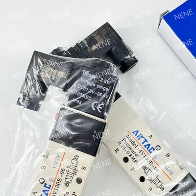 4V230C-08 Elektromagnetisches Ventil AIRTAC für Präzisionsflüssigkeiten Regel 5 Port 3 Position